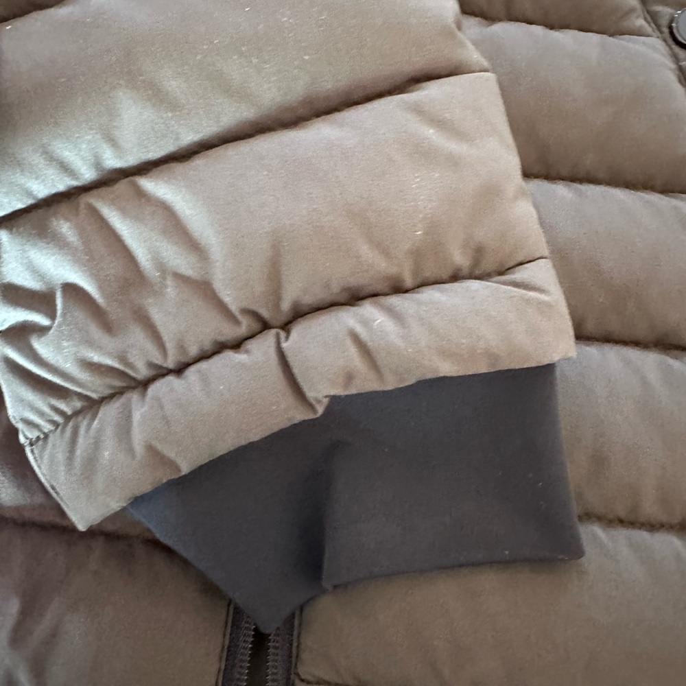 Stylish Green Quilted Puffer Coat - Picture 3 of 5
